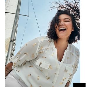 Torrid white & gold pineapple georgette blouse 2x